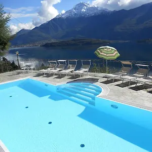 Wonderful Flat With Swimming Pool Lift And Garden Apartment Gravedona